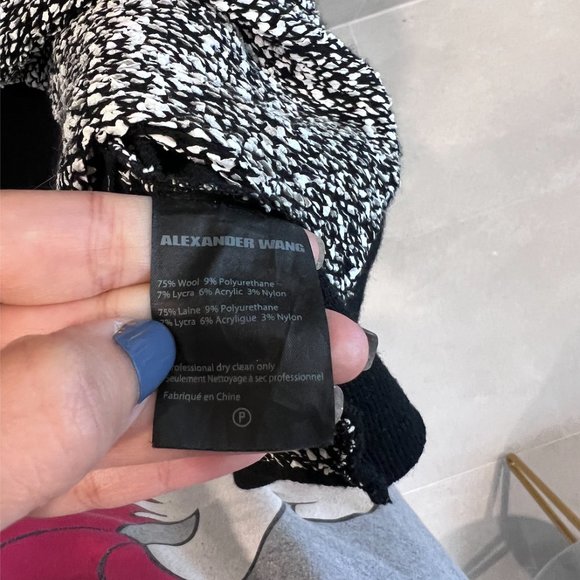 Alexander Wang Sweater dress worn by Miranda Kerr - Picture 3 of 4